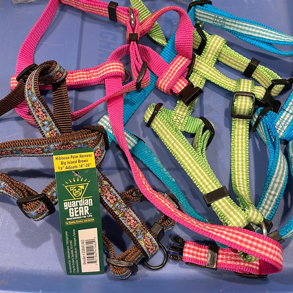 Dog harnesses 4 all never used